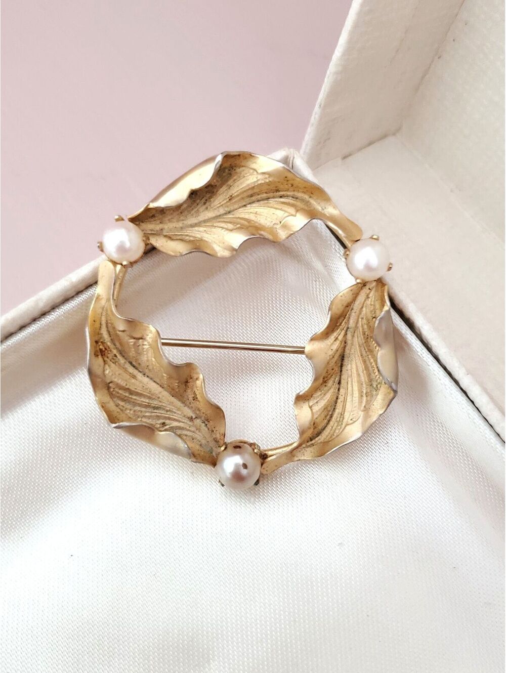 Vintage Winard 12K Gold-Filled Wreath Faux Pearl Brooch